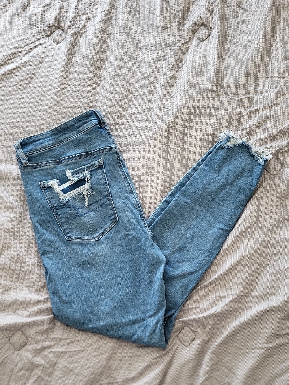 American Eagle Outfitters Light Blue Distressed Ankle Skinny Jeans